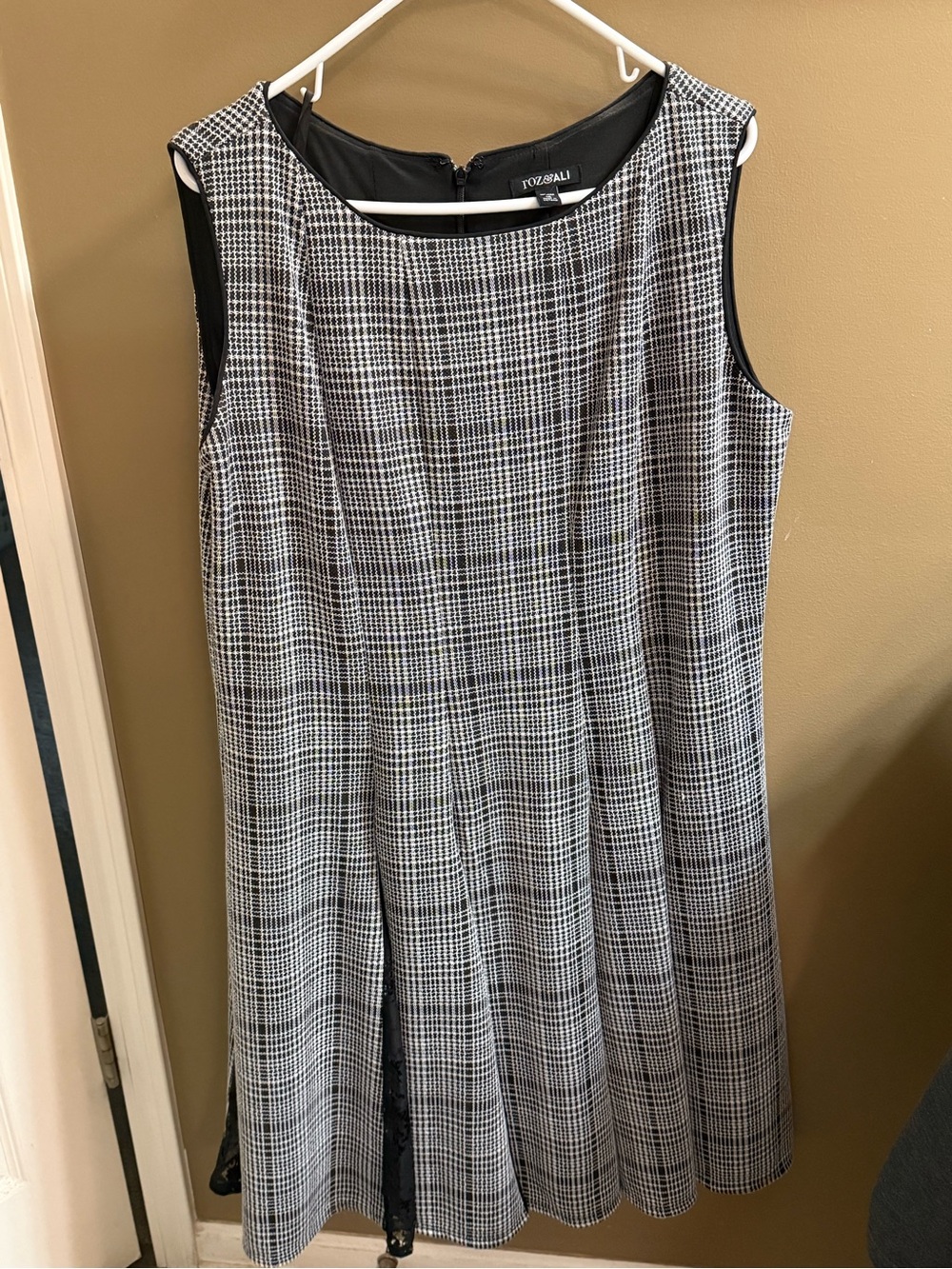 Roz & Ali Black and White Plaid Sleeveless A-Line Dress